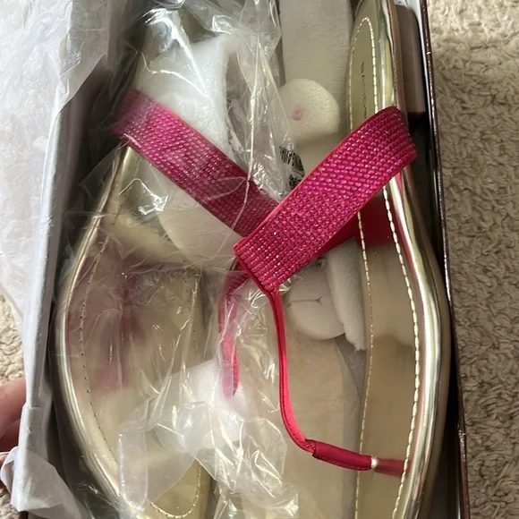 BRAND NEW IN BOX, Bandolino Pink Sandals, Size 9.5 - Picture 5 of 5